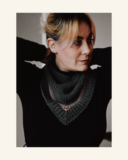 HELLEBORE BANDANA / MYAK YARNS